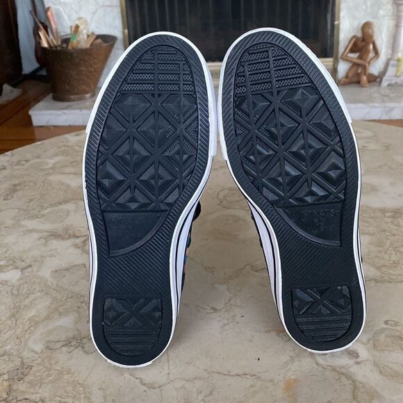 Converse Chuck Taylor 70 High Top ‘A New Legacy’ Looney Tunes Sneakers AS NEW - Picture 12 of 15